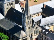 Place de l'église Abbatiale, Montivilliers