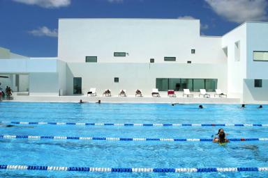 Bassin extérieur du complexe aquatique Les Bains des Docks, Le Havre