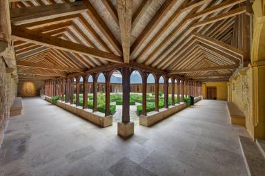 Cloître de l'abbaye de Montivilliers