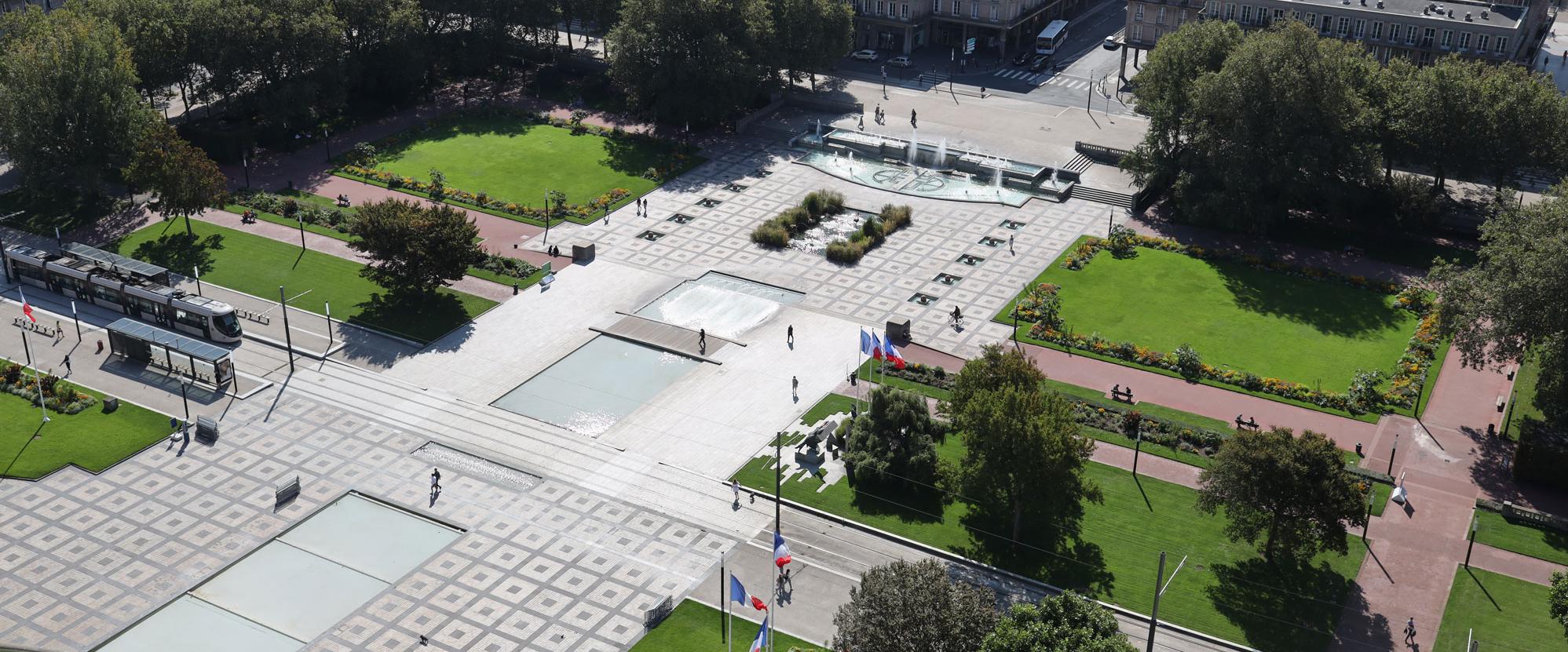 Vue sur la place de l'Hôtel de ville depuis la tour, Le Havre