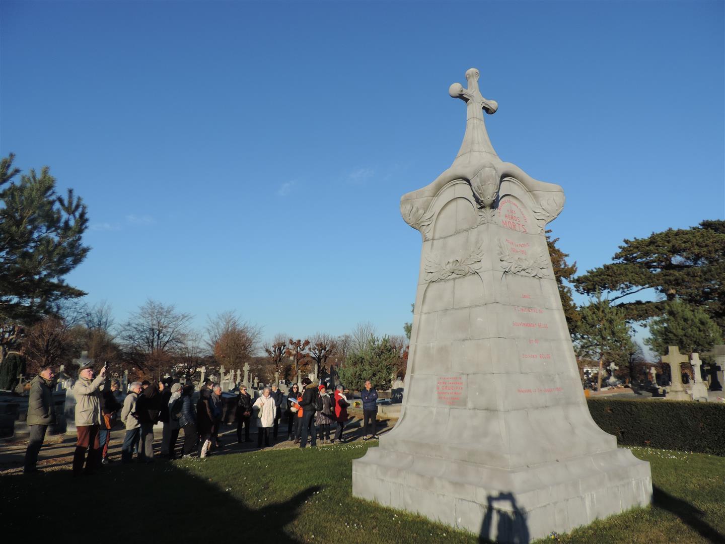 Cimetière Sainte-Marie - monument blege