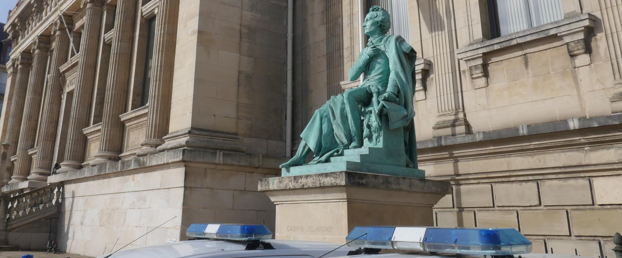 Statue de Casimir Delavigne