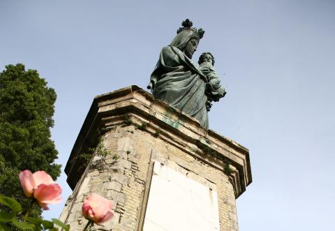 Statue de la Vierge noire, Prieuré de Graville, Le Havre